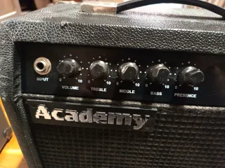 Amplificador Bajo Academy Stage 25B