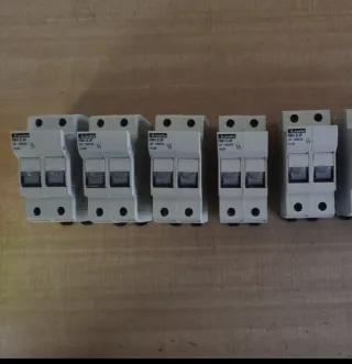 Scaricatori e portafusibili