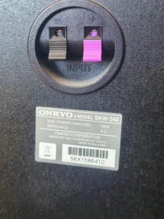 Subwoofer y altavoces Onkyo