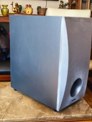 Subwoofer y altavoces Onkyo