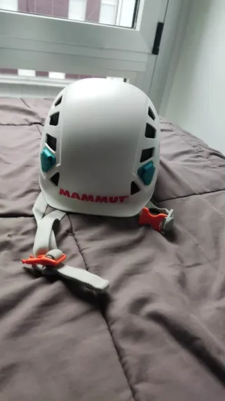 Arnés escalada Black Diamond + 2 cascos regalo