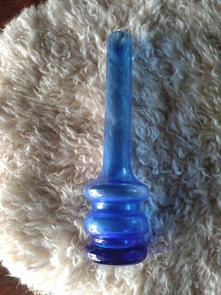 Vasetto in vetro blu con base a cerchi