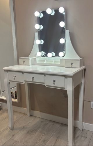 Tocador con espejo