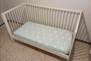 Cuna blanca con colchón