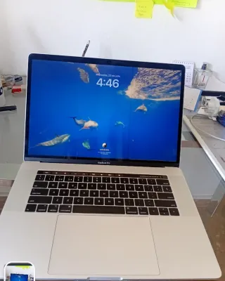 MacBook Pro i7 16GB RAM Plata