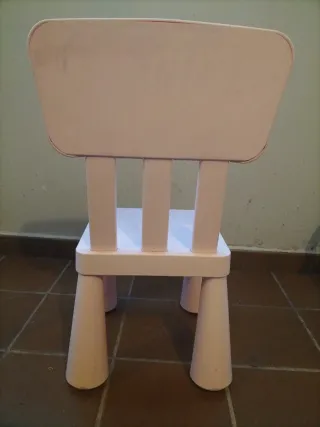 Silla infantil Ikea rosa