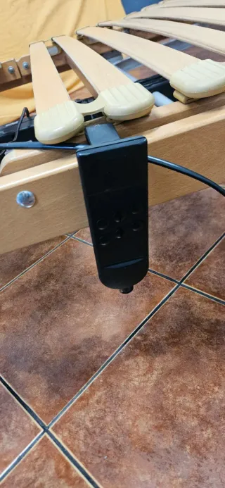 Cama articulada de madera y metal Oferta por 2