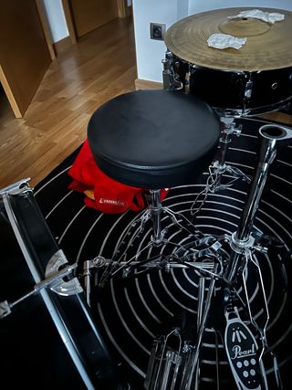 Asiento de batería negra