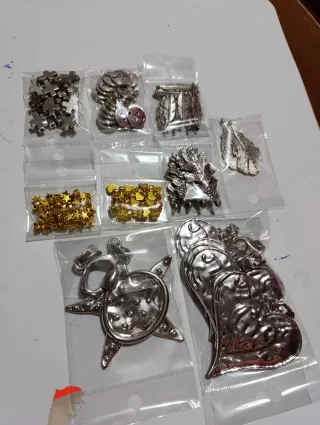 Lote Fornituras y Colgantes.