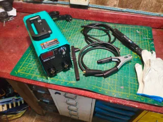 Soldador IGBT 250A MMA