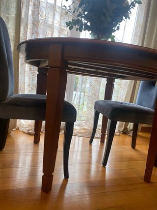 Mesa comedor redonda-ovalada extensible