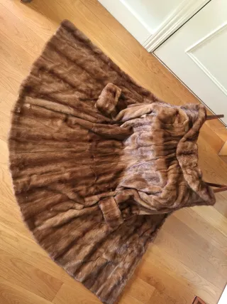 Abrigo piel sintética marrón