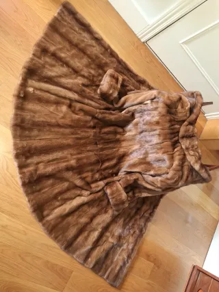 Abrigo piel sintética marrón