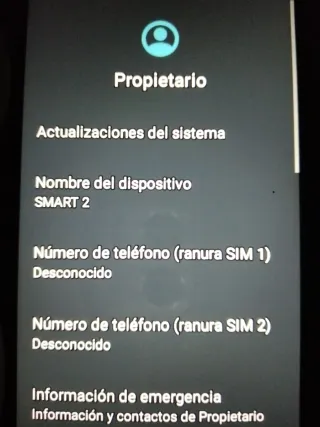 Teléfono móvil azul y rojo