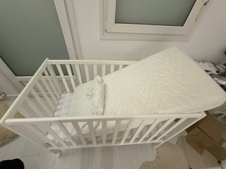 Cuna completa + colchón + protector, sin usar