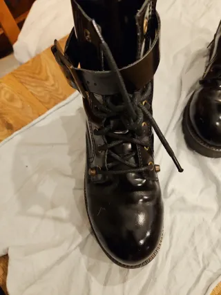 Anfibi Fornarina pelle nera lucida 38