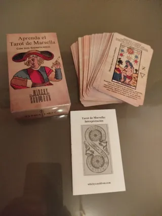 Baraja cartas tarot + pequeño manual