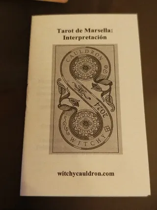 Baraja cartas tarot + pequeño manual