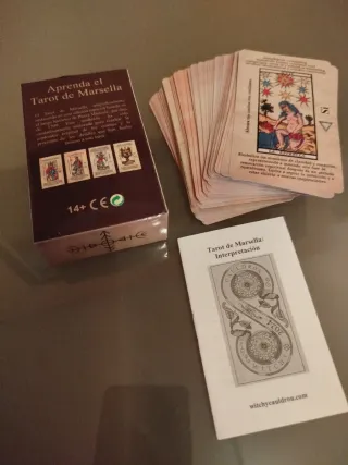 Baraja cartas tarot + pequeño manual