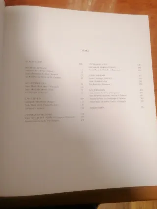 Monasterios En España. Arquitectura Y Vida Moná...