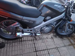 Honda Revere 650 Naked