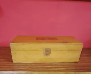 Estuche Louis Roederer 1995 de madera vintage