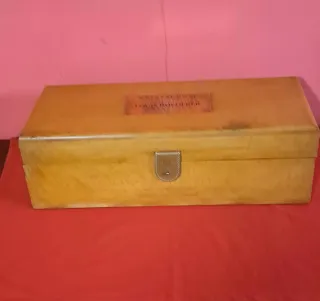 Estuche Louis Roederer 1995 de madera vintage