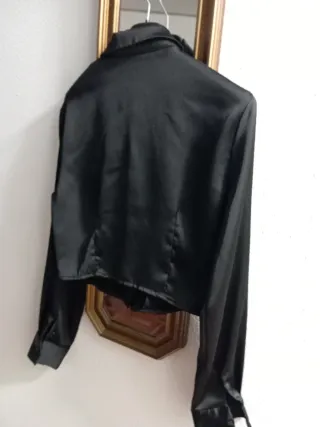 Camisa corta negra de raso