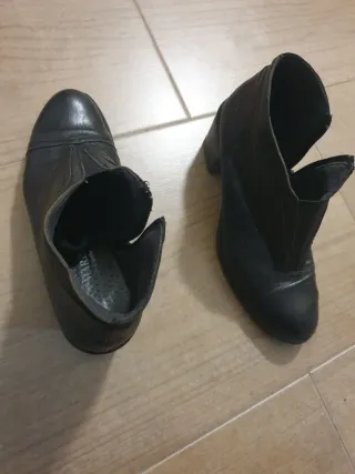 Botines negros de piel