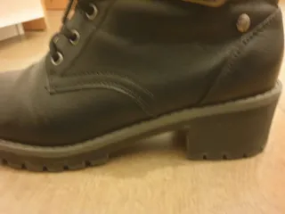 Botines negros de piel