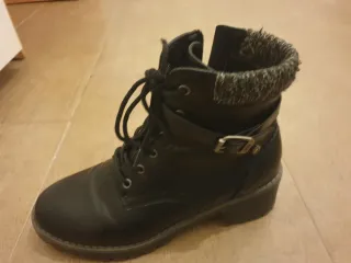 Botines negros de piel