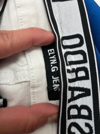 Pantalón slim blanco roto