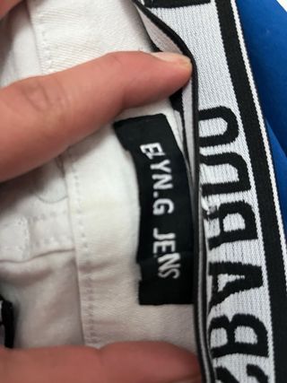 Pantalón slim blanco roto