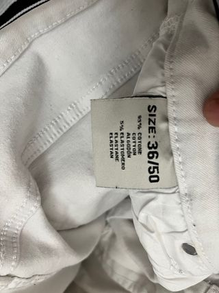 Pantalón slim blanco roto