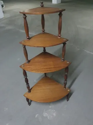 Estantería de esquina de madera