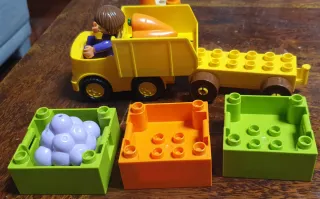 Camión tipo Duplo con Carga y Figura