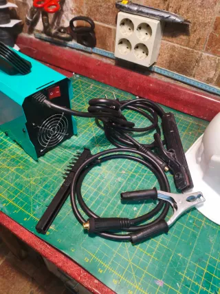 Soldadora MMA-250A + Casco pantalla electrónica