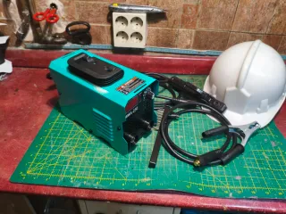 Soldadora MMA-250A + Casco pantalla electrónica