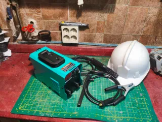 Soldadora MMA-250A + Casco pantalla electrónica