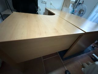 Mesa de escritorio de madera para despacho