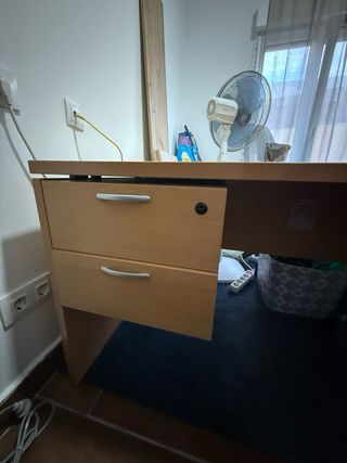 Mesa de escritorio de madera para despacho