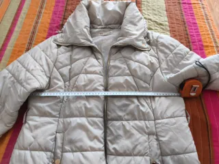 Abrigo acolchado mujer beige
