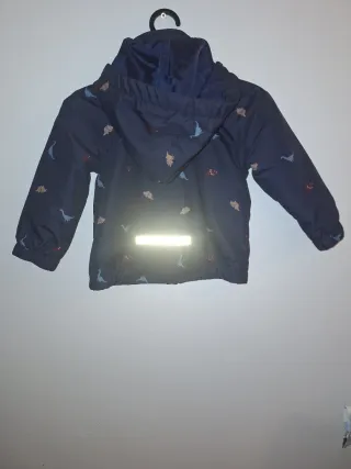 Chaqueta infantil H&M dinosaurios azul