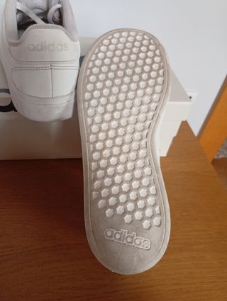 Zapatillas Adidas . Número 35