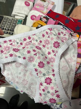Lote Ropa Interior Niños/as (Braguitas y Calcetine