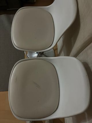 Taburetes de Cocina Cromados y Blancos