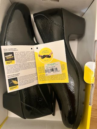 Zapatos piel marca  24 HORAS negros NUEVOS