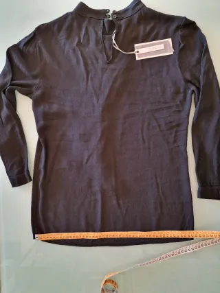 Camicia nera viscosa con rouches