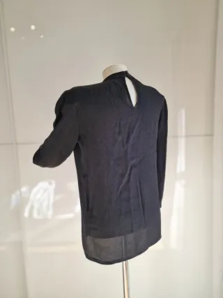 Camicia nera viscosa con rouches