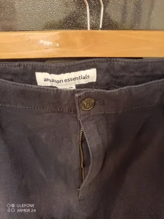 Pantalones Amazon Essentials Gris